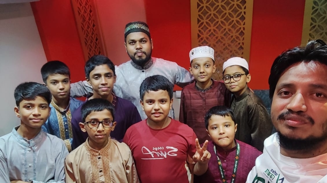 শিক্ষার্থীদের তিলাওয়াত রেকর্ডিং শেষে ❤️