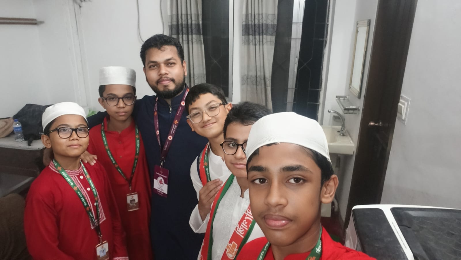 প্রোগ্রাম শুরুর পূর্বে শিক্ষার্থীদের সাথে